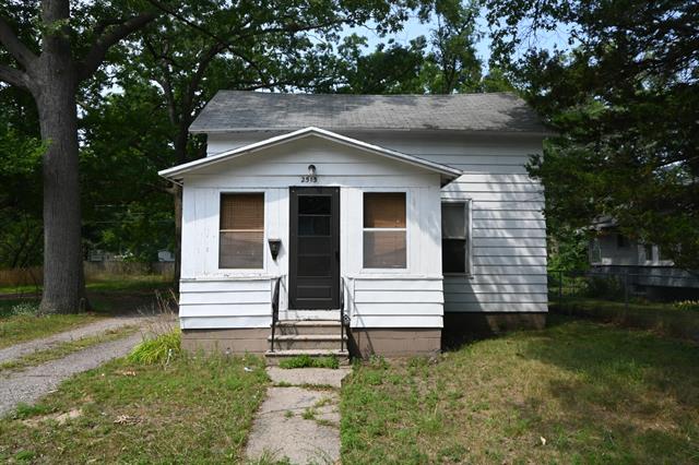 front view picture of 2513 Hoyt Street, Muskegon, MI. 49444