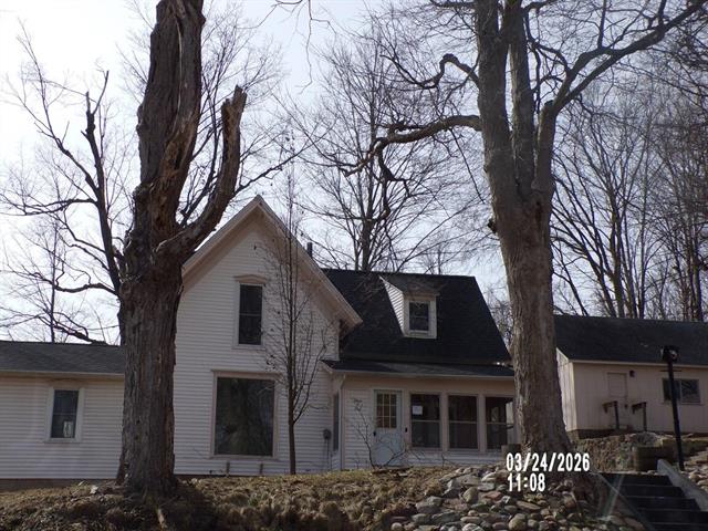 front view picture of 305 W Pine Street, Big Rapids, MI. 49307