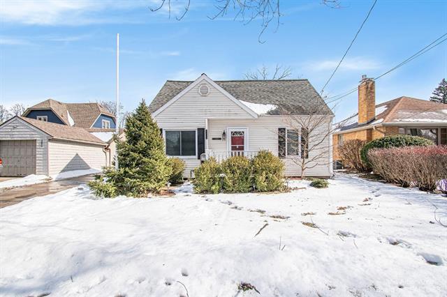 front view picture of 1005 S Wisner Street, Jackson, MI. 49203
