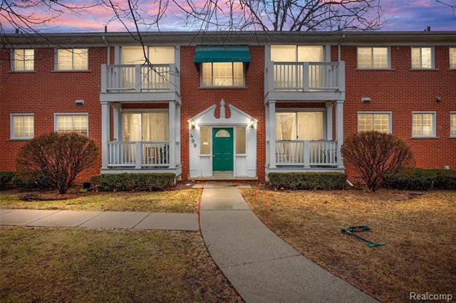 front view picture of 499 N Eton St Apt A3, Birmingham, MI. 48009