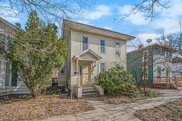 front view picture of 307 Portage Avenue, Three Rivers, MI. 49093