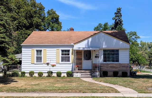 front view picture of 439 Lincoln Ave, Clawson, MI. 48017