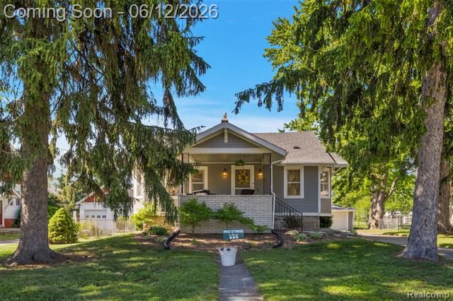 front view picture of 495 Lincoln Ave, Clawson, MI. 48017