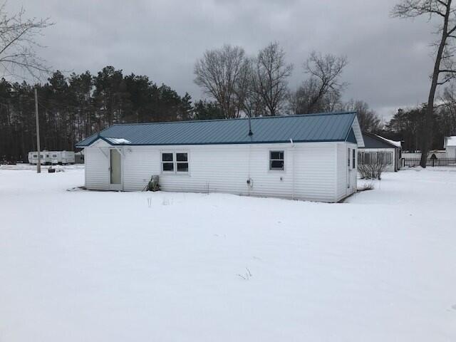 front view picture of 513 Ann Street, Harrison, MI. 48625