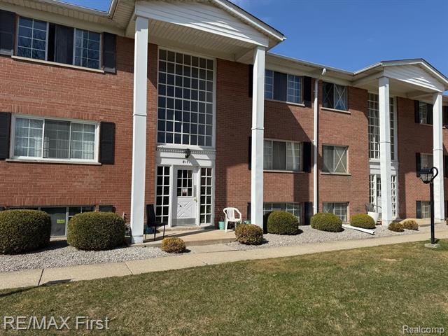 front view picture of 8171 Denwood Dr # K1, Sterling Heights, MI. 48312