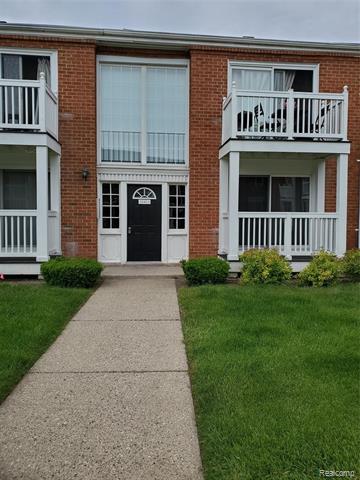 front view picture of 2440 Parmenter Blvd, Royal Oak, MI. 48073