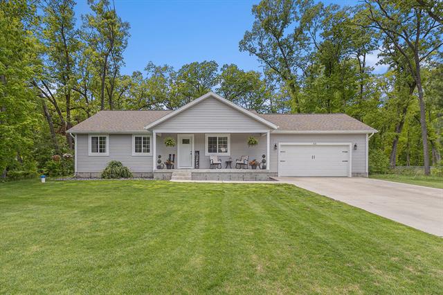 front view picture of 631 N Hilton Park Road, Muskegon, MI. 49442
