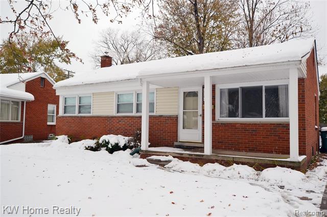 front view picture of 579 Lerner Ave, Clawson, MI. 48017