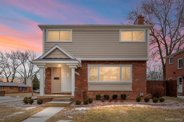 front view picture of 1109 W Selfridge Blvd, Clawson, MI. 48017