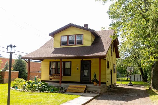 front view picture of 2904 Maplewood Avenue, Ann Arbor, MI. 48104