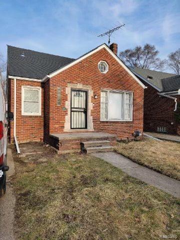 front view picture of 18688 Strasburg Street, Detroit, MI. 48205