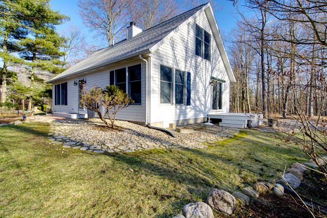 front view picture of 1419 Katherine Street, Fennville, MI. 49408