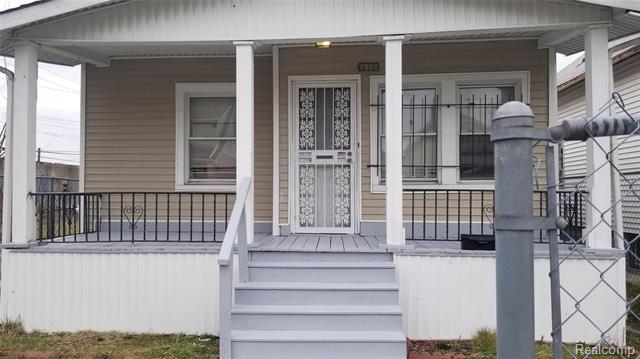 front view picture of 2939 Dearing Street, Hamtramck, MI. 48212