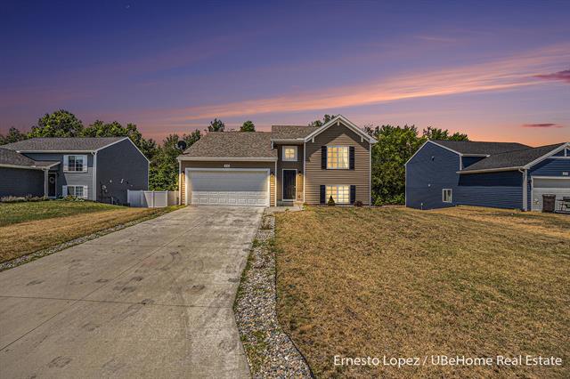 front view picture of 4061 Tributary Drive, Holland, MI. 49424
