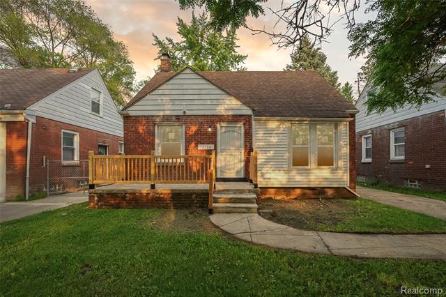 front view picture of 12726 Payton Street, Detroit, MI. 48224