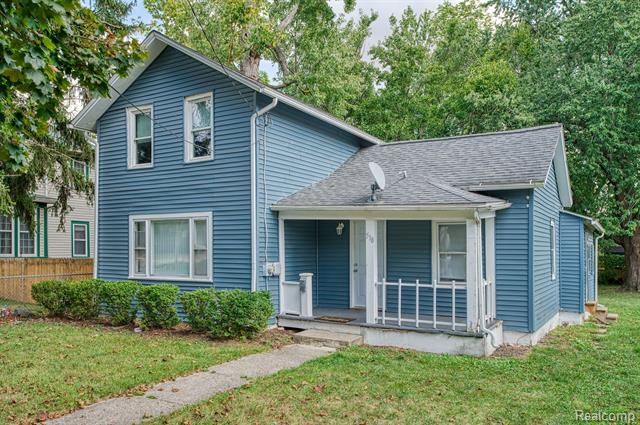 front view picture of 518 N Locust Street, Adrian, MI. 49221