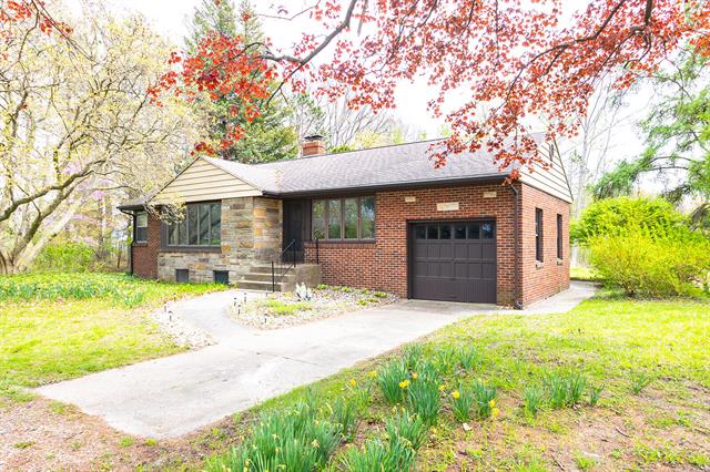 front view picture of 1359 Bell Avenue, New Buffalo, MI. 49117