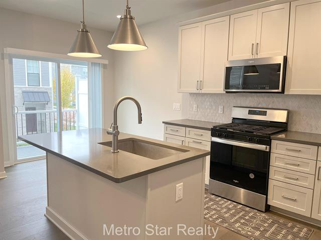 front view picture of 2901 Corston Road, Ann Arbor, MI. 48105