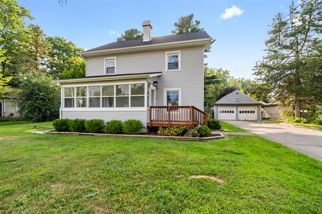 front view picture of 1050 Maynard Avenue, Jackson, MI. 49202