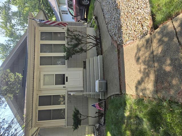 front view picture of 626 Chester Street, Jackson, MI. 49203