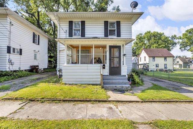 front view picture of 909 Hallett Street, Jackson, MI. 49202