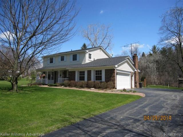 front view picture of 22510 Clarkshire Dr, South Lyon, MI. 48178