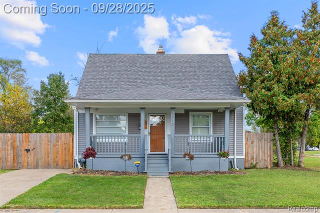 front view picture of 8610 Auburn Street, Detroit, MI. 48228