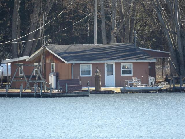 front view picture of 5333 Lake Road, Reading, MI. 49274