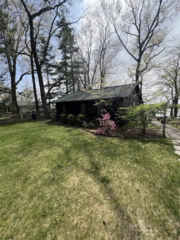 front view picture of 59672 Summit Street, Three Rivers, MI. 49093