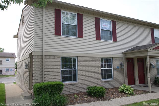 front view picture of 110 Princeton Dr, South Lyon, MI. 48178