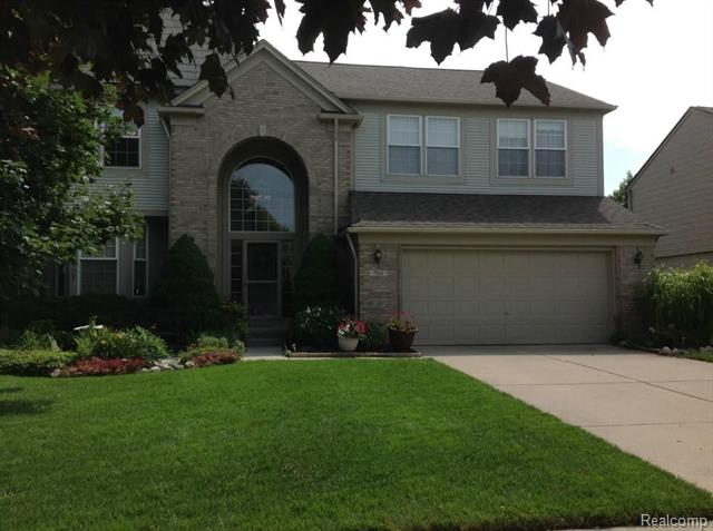 front view picture of 784 Hidden Creek Dr, South Lyon, MI. 48178