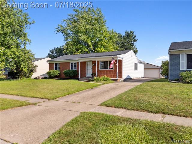 front view picture of 321 Harvard Ave, South Lyon, MI. 48178