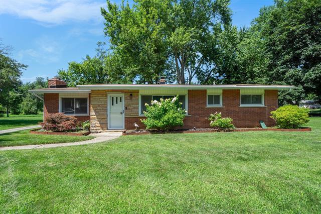front view picture of 60610 Marjorie Ann St, South Lyon, MI. 48178