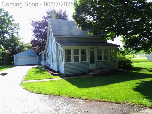 front view picture of 11306 West St, Grand Blanc, MI. 48439