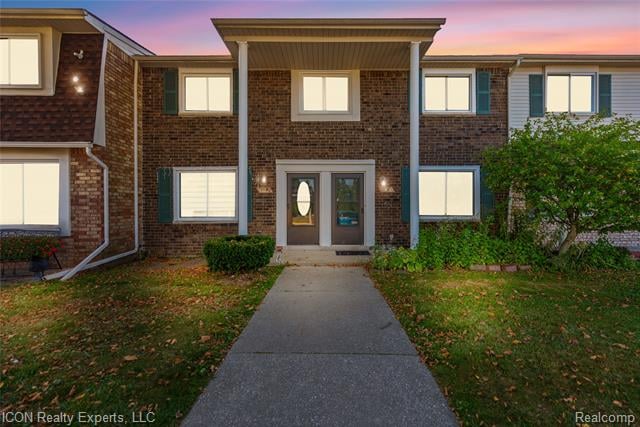 front view picture of 13470 Denver Circle E, Sterling Heights, MI. 48312