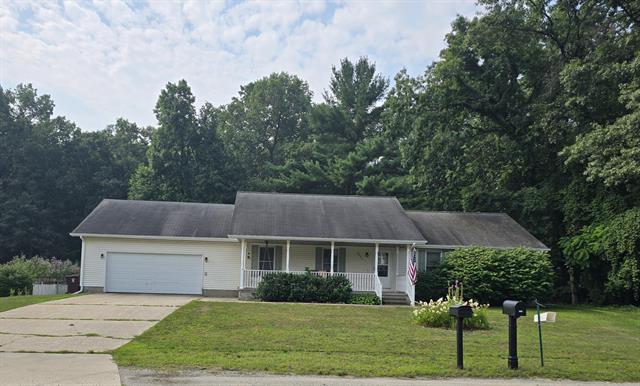 front view picture of 3861 Forest Edge Road, Muskegon, MI. 49442