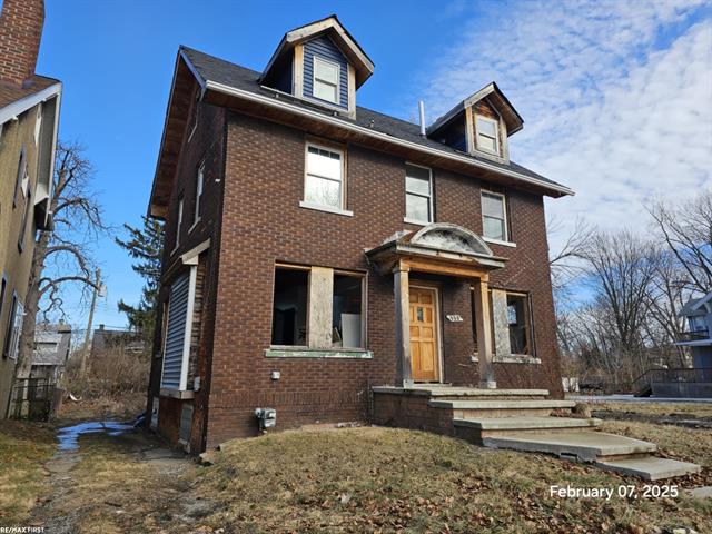 front view picture of 598 Lakewood, Detroit, MI. 48215