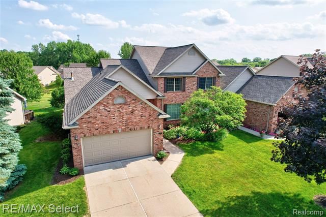 front view picture of 13023 Harbor Landings Drive, Fenton, MI. 48430