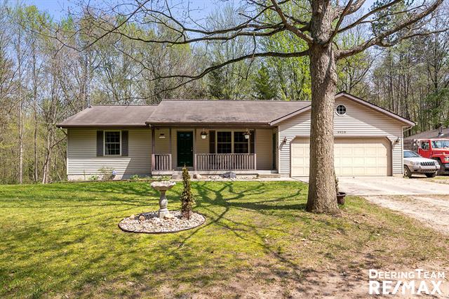 front view picture of 9926 Buchanan Street, West Olive, MI. 49460