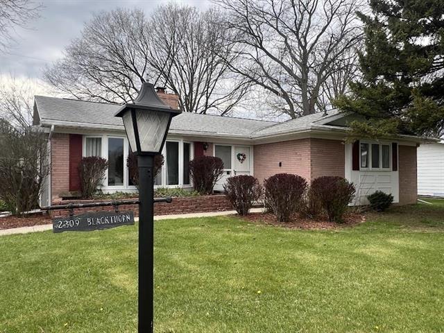 front view picture of 2209 Blackthorn, Burton, MI. 48509