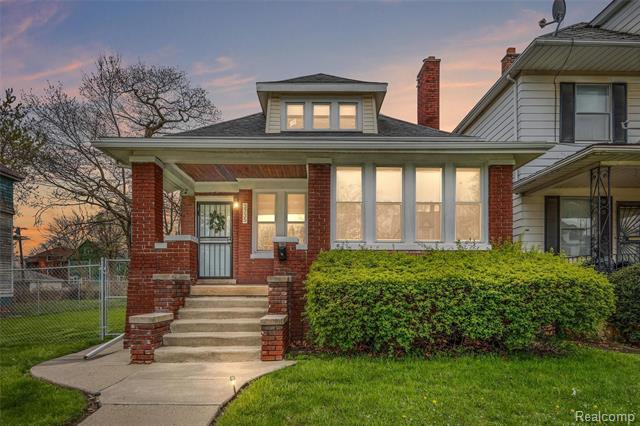 front view picture of 3735 Seyburn Street, Detroit, MI. 48214