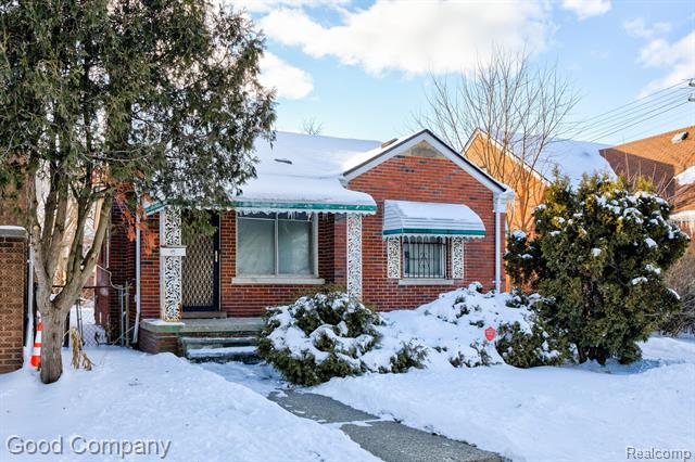 front view picture of 19487 Spencer Street, Detroit, MI. 48234