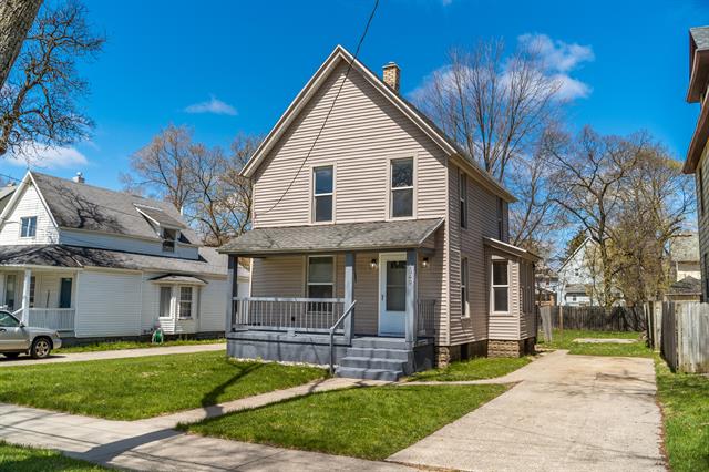 front view picture of 1049 Prince Street Se, Grand Rapids, MI. 49507