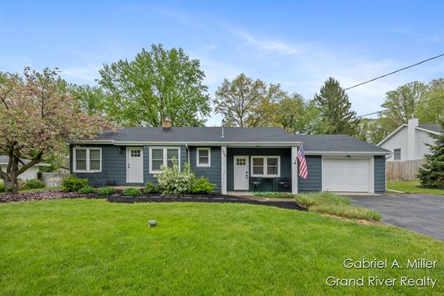 front view picture of 2468 Irene Avenue Se, Grand Rapids, MI. 49546