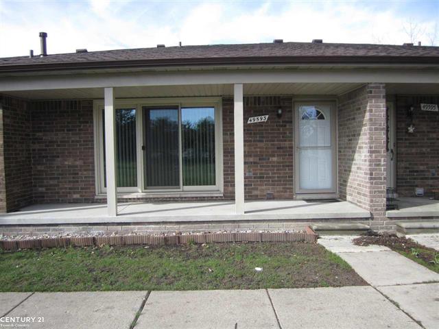 front view picture of 49593 Laurel Heights Ct, Utica, MI. 48315