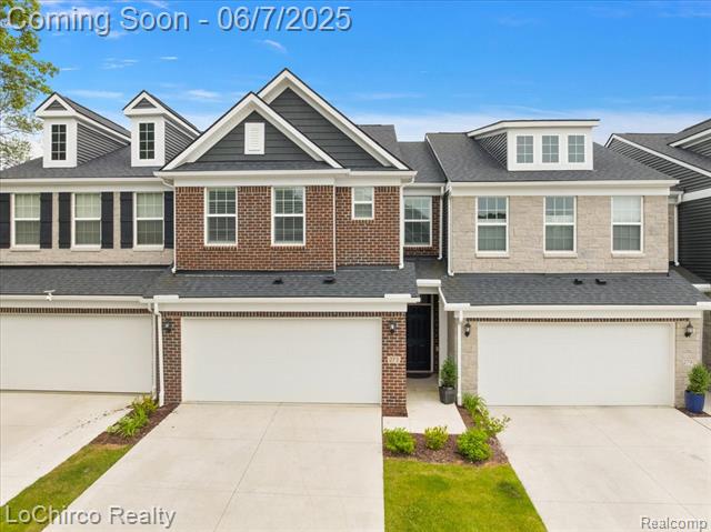front view picture of 273 Strawberry Drive, Rochester, MI. 48307