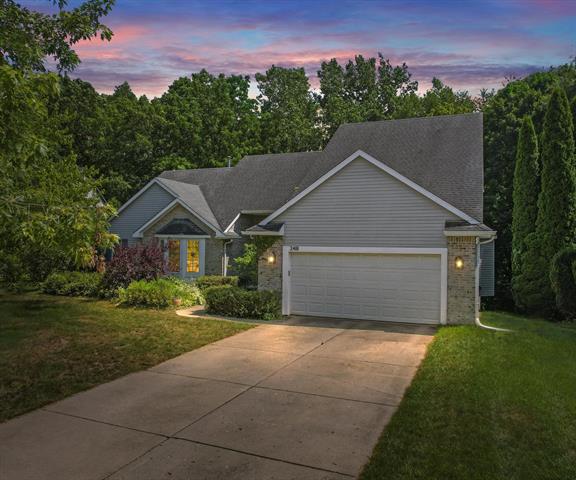 front view picture of 2418 Meadowridge Court, Ann Arbor, MI. 48105