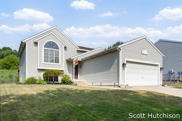 front view picture of 187 Rollingwood Drive Ne, Rockford, MI. 49341