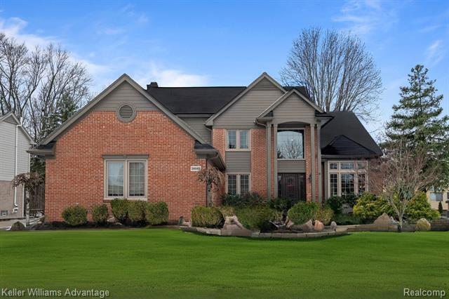 front view picture of 54449 Royal Troon Dr, South Lyon, MI. 48178