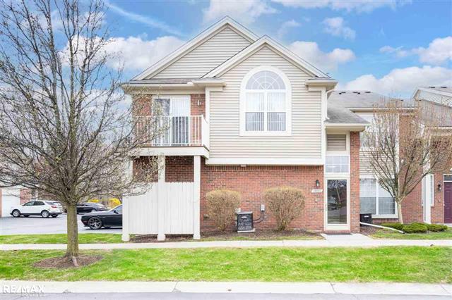 front view picture of 15280 Yale Dr, Clinton Township, MI. 48038